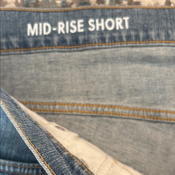 J. Crew Mid-Rise Blue Jean Shorts Classic Cut-Off Style Size 37 - Picture 3 of 8